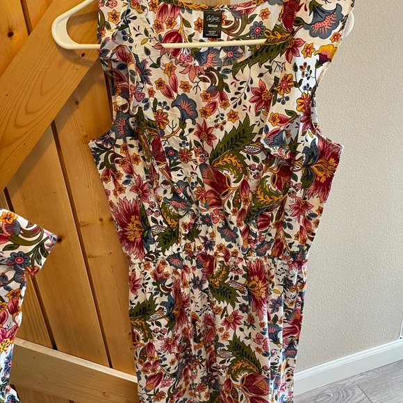 Mini me set. Brand new, never worn - Picture 2 of 3